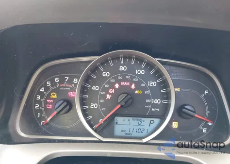 2015 Toyota Rav4 Xle z USA, uszkodzony, nr VIN JTMRFREV8FD136750